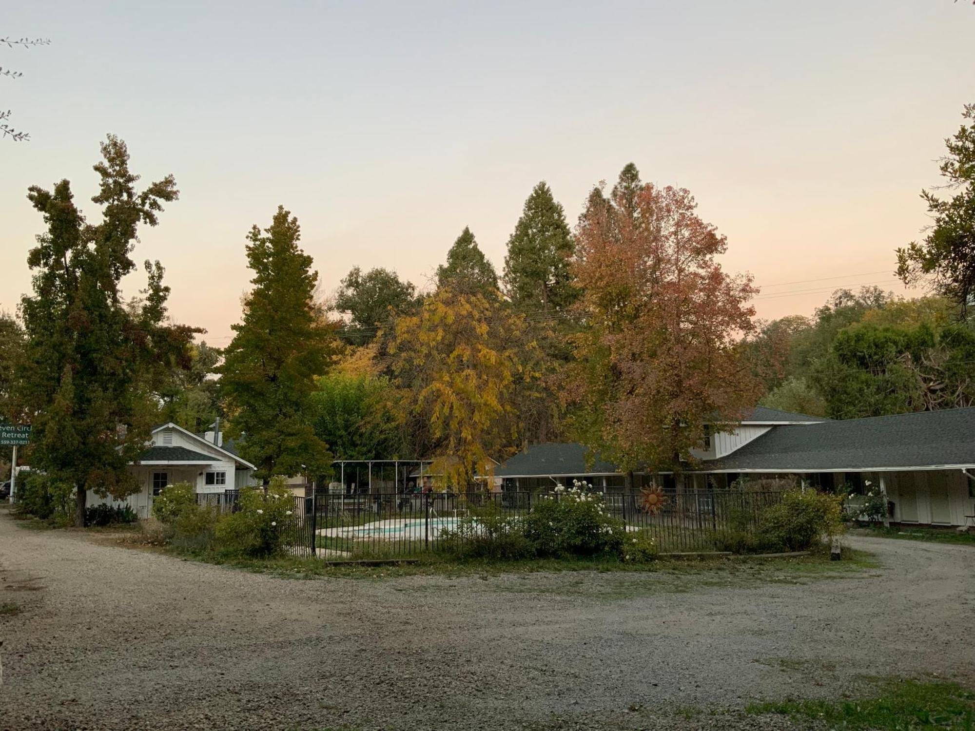 Seven Circles Lodge&Retreat Badger Exterior photo