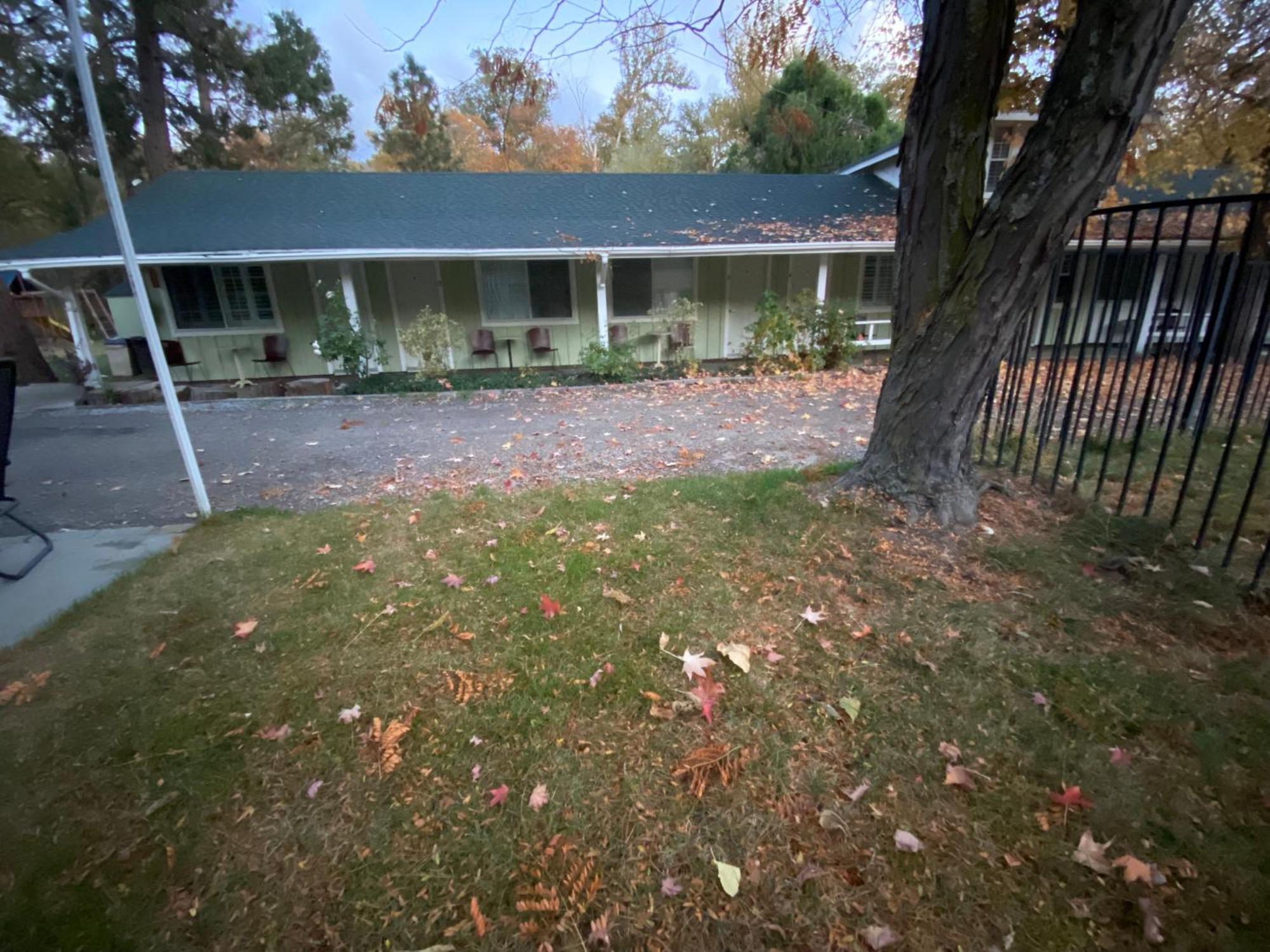 Seven Circles Lodge&Retreat Badger Exterior photo