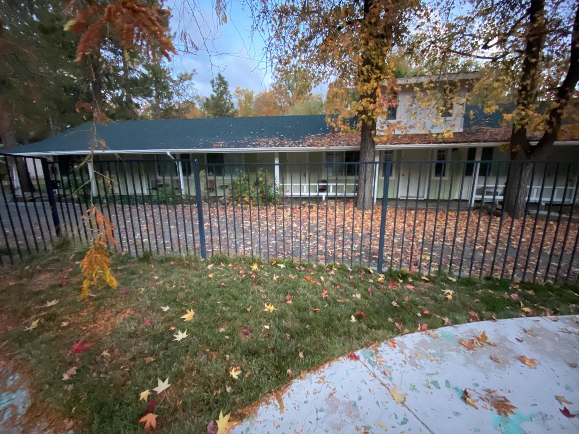 Seven Circles Lodge&Retreat Badger Exterior photo
