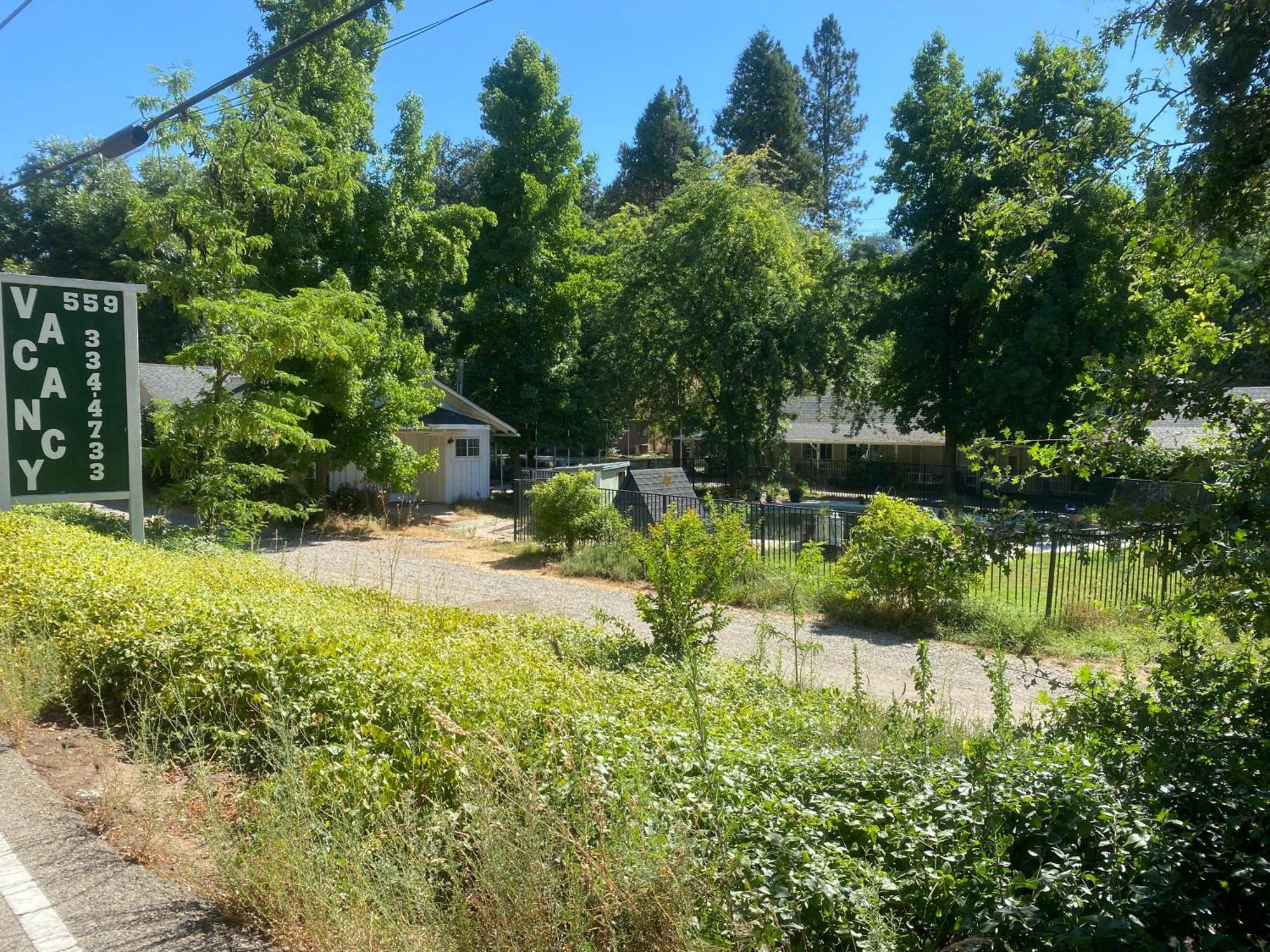 Seven Circles Lodge&Retreat Badger Exterior photo